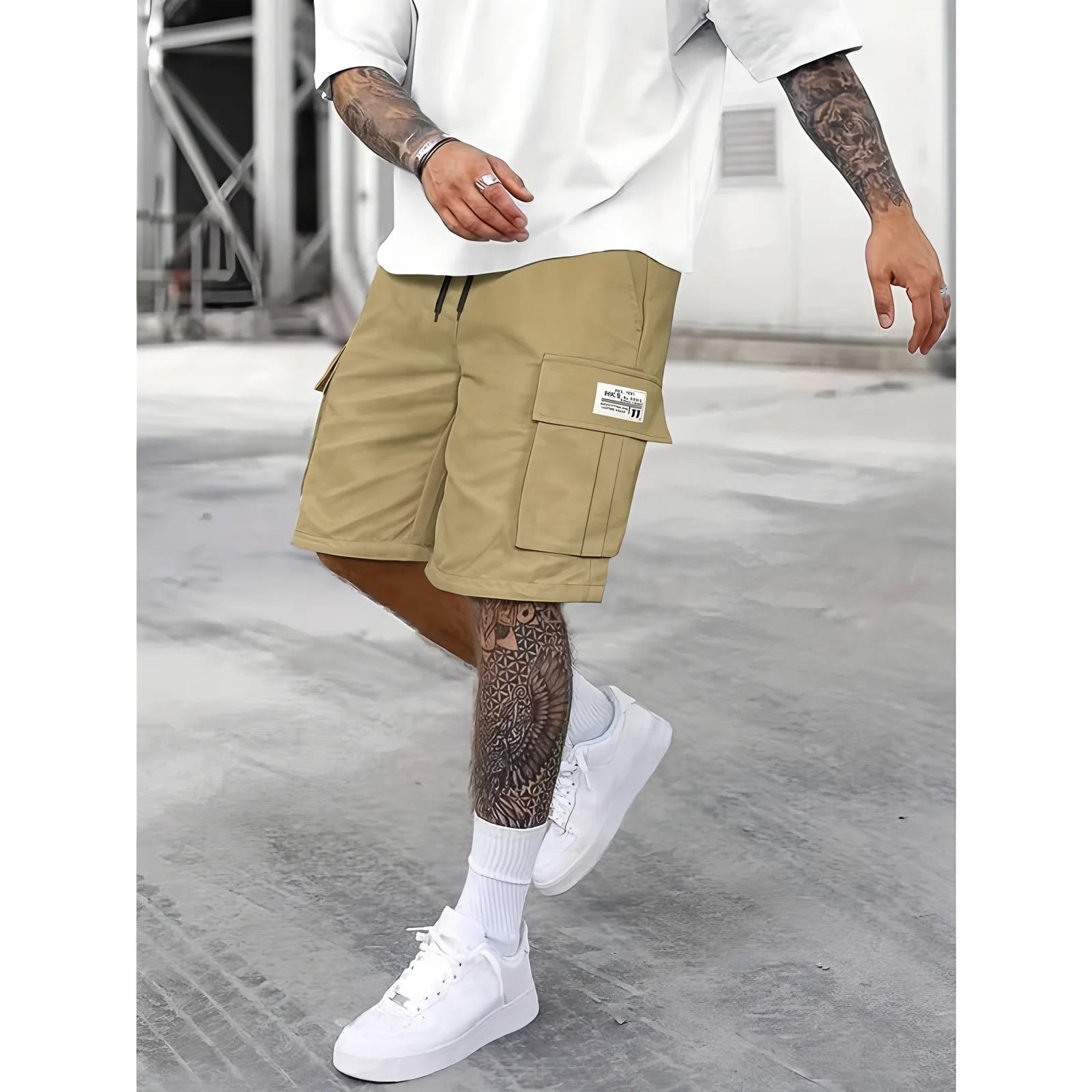 LOY Men's multi-pocket work shorts featuring summer comfort, durable fabric, and multiple functional pockets for practical wear.