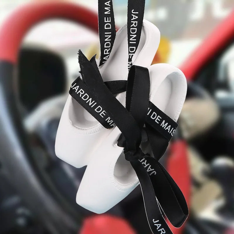 LOY Home Decor & Clothing Wear Aromeasy ceramic aromatherapy diffuser with ribbon, designed for air freshening and relaxing aroma diffusion.